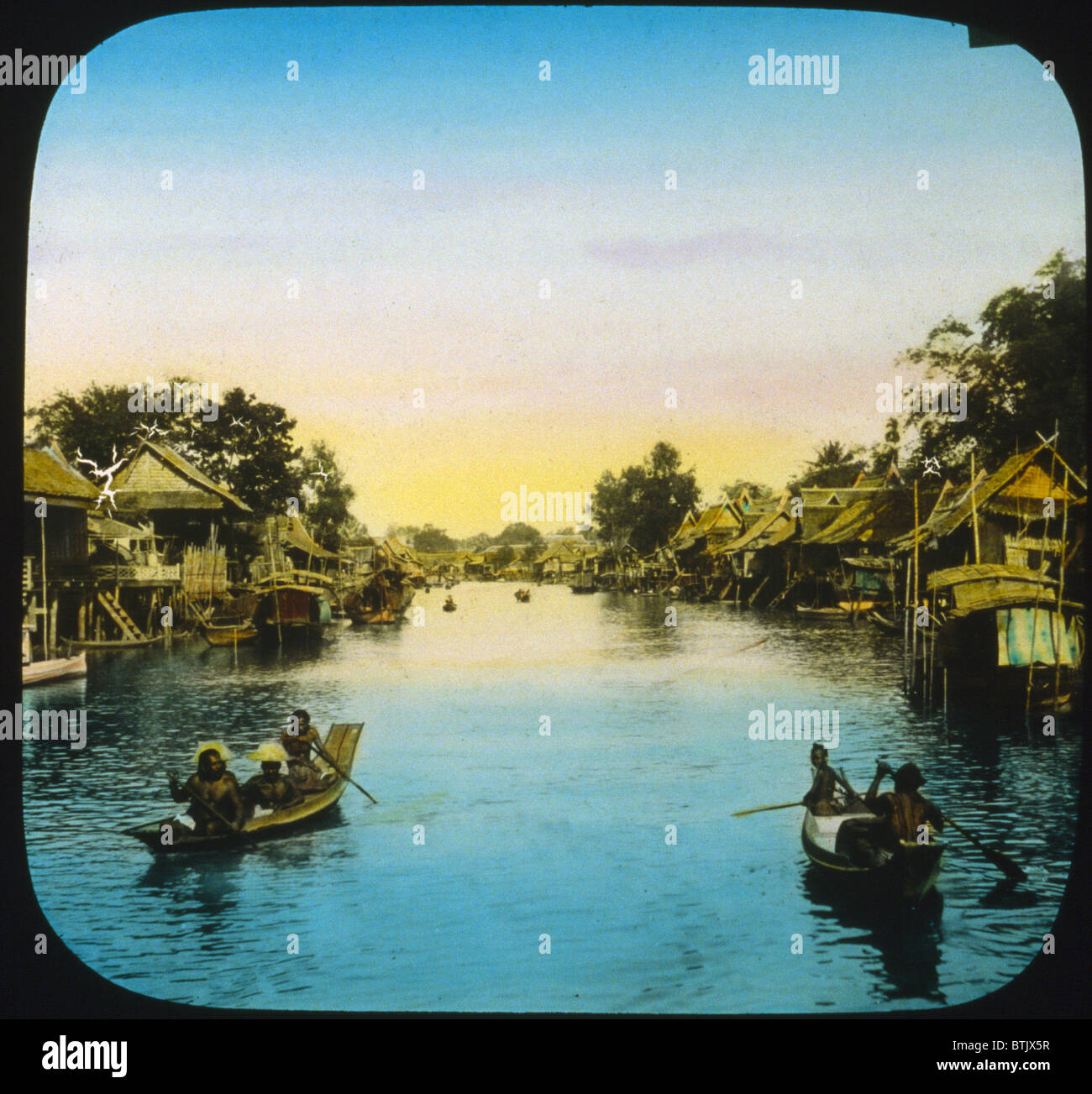 Thailand, Fluss oder Kanal, Bangkok, nachschlagen hand farbige Laterne Dia, Foto von William Henry Jackson, 1895. Stockfoto