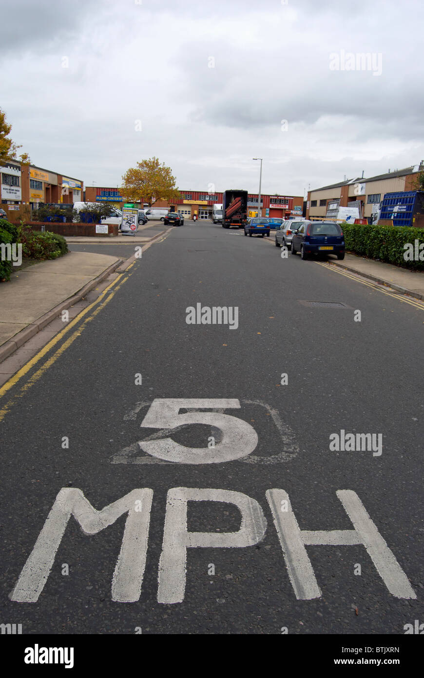 5mph Straße Markierung auf dem Gelände des früheren 20 km/h-Markierung Stockfoto