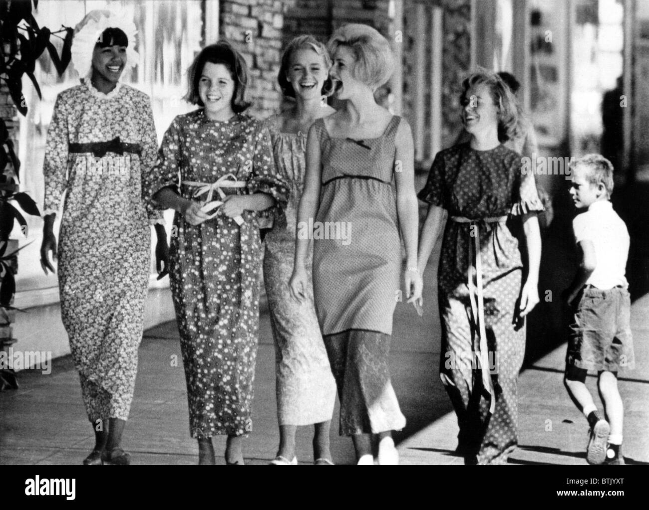 Jugendliche in Los Angeles Modell die "Oma-look", 1965. Stockfoto