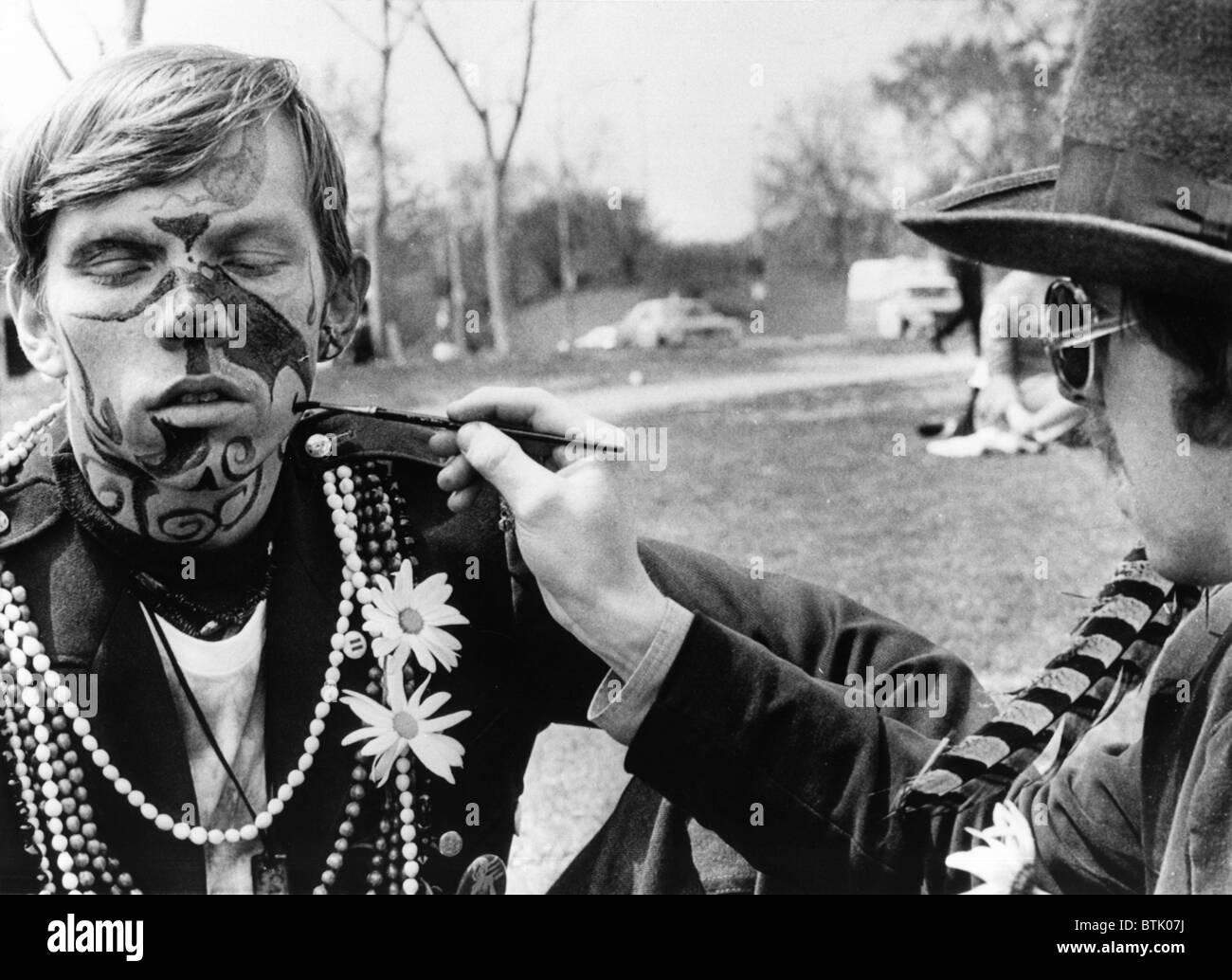 Hippie mit seinem Gesicht gemalt, Chicago, 1967 Stockfoto