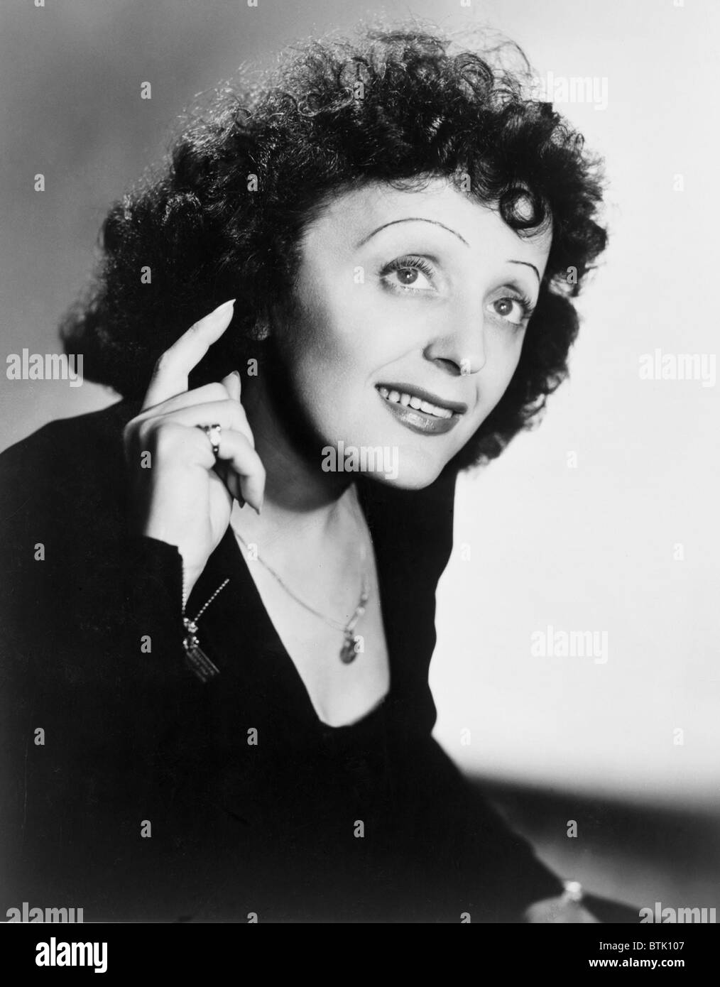 EDITH PIAF (1915 – 1963), französische Ballade Sänger in der Werbung noch von 1947. Stockfoto
