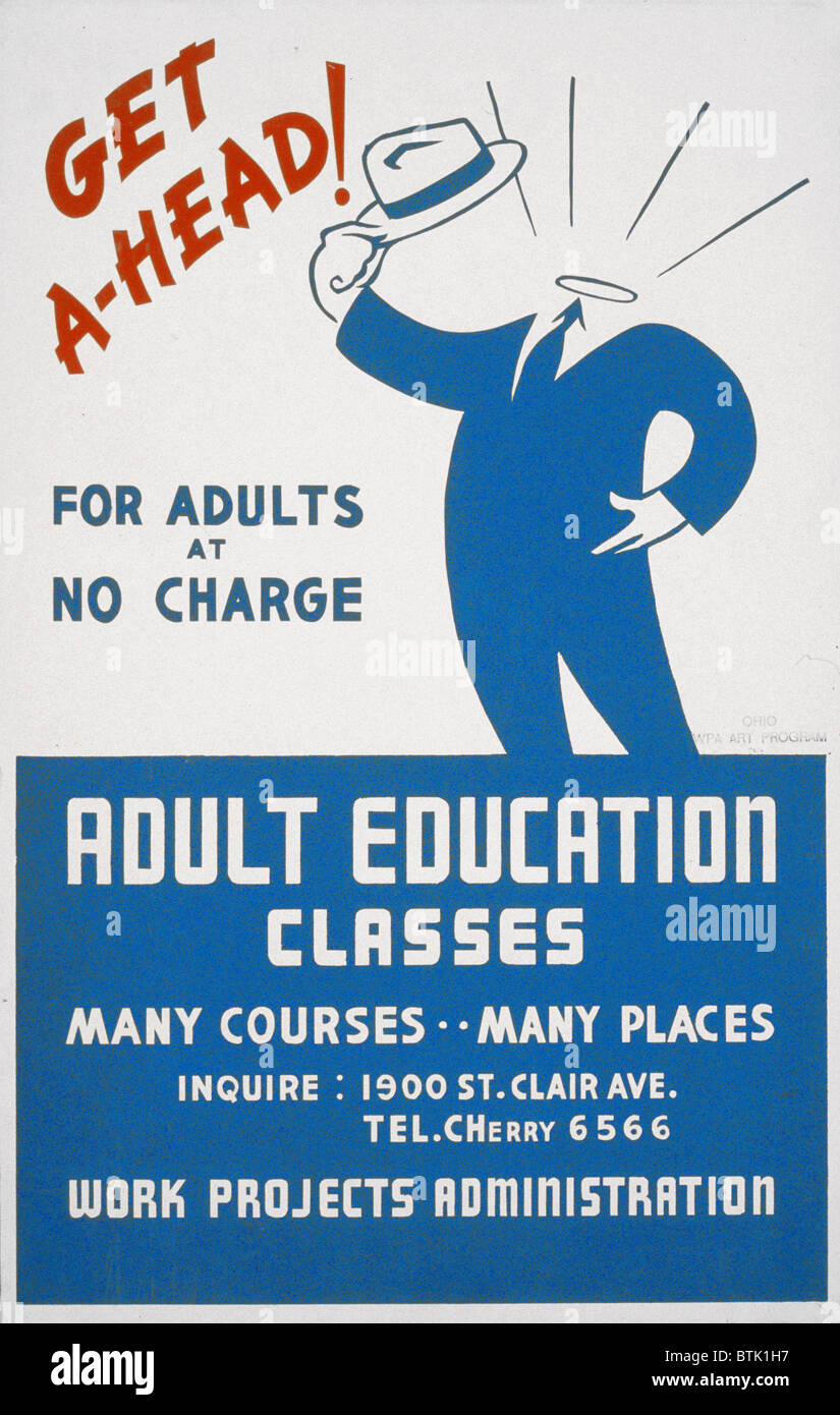 Schule, Poster ermutigen Erwachsene an Volkshochschulen, liest: "Get ahead! Volkshochschulen, für Erwachsene kostenlos ", Druck von der Federal Art Project, 1941. Stockfoto
