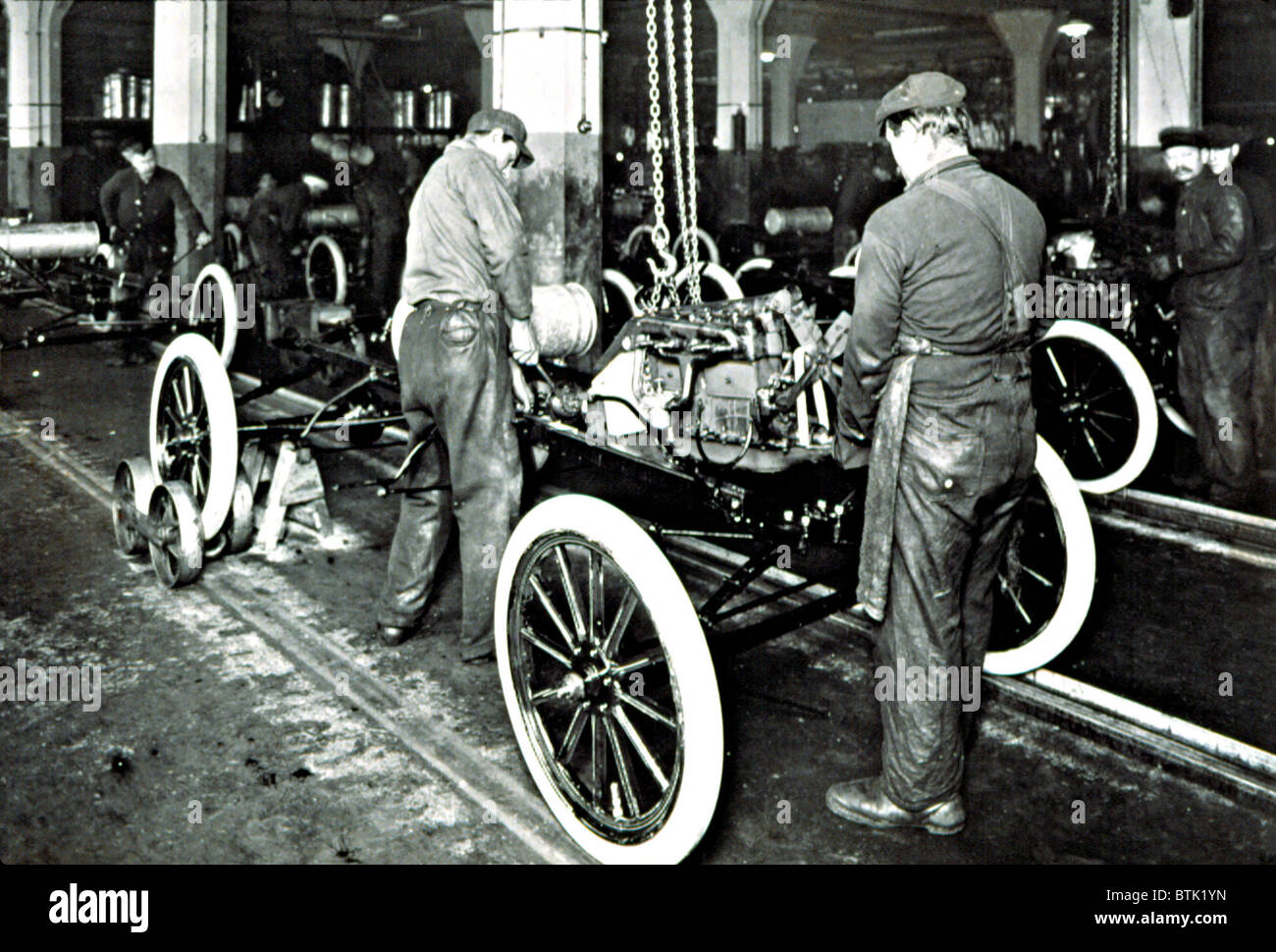 FORD MOTOR COMPANY in den frühen 1900er Jahren, zeigt das Fließband. Stockfoto