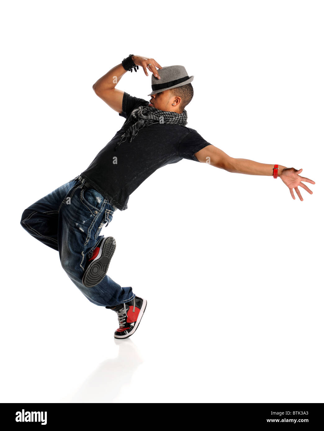 Afrikanische amerikanische Hip-Hop-Tänzer isoliert auf weißem Hintergrund Stockfoto