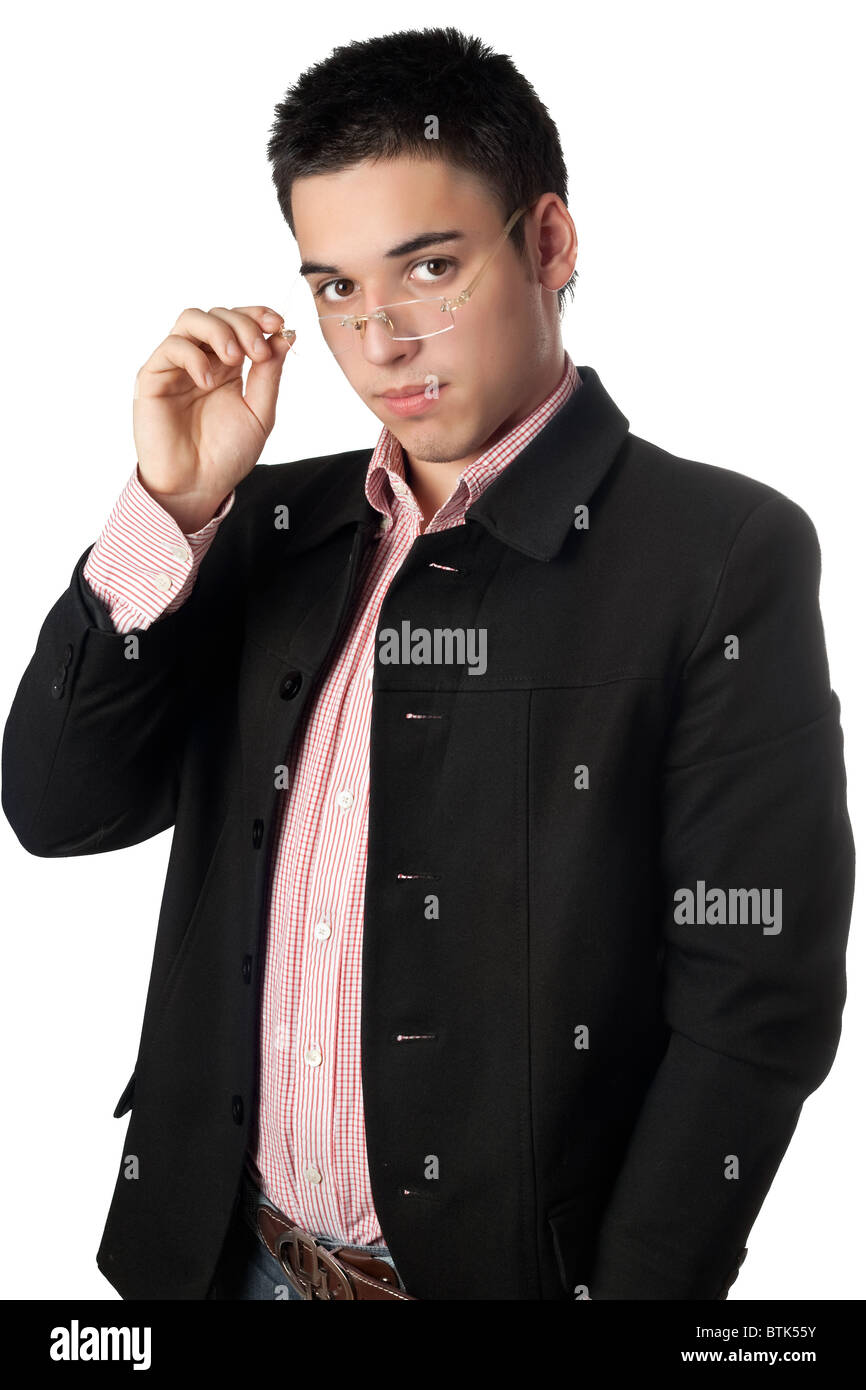Hübscher junger Mann in einer schwarzen Jacke und Gläser Stockfoto