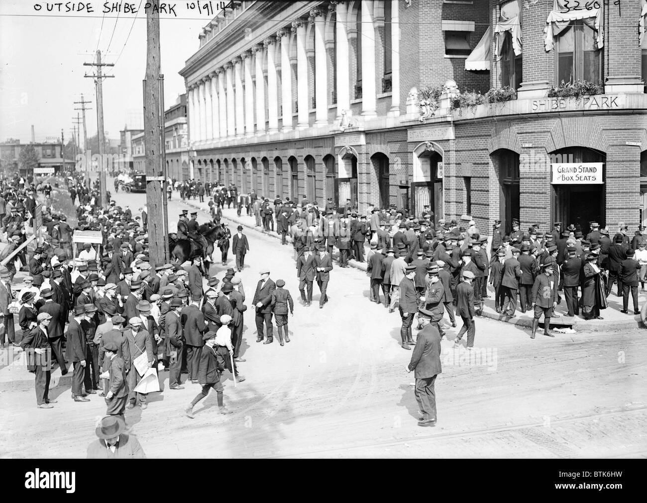 Baseball. Massen an Shibe Park, Philadelphia, PA. 9. Oktober 1914 Stockfoto