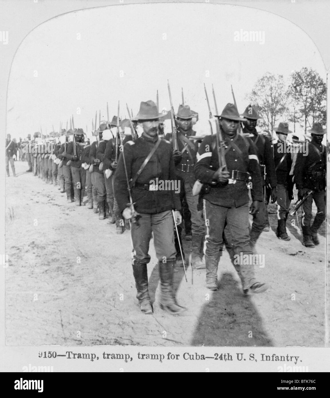 Büffel-Soldaten der 24. US-Infanterie - Tramp, Tramp, tramp für Kuba! Stereokarten ca. 1898 Stockfoto