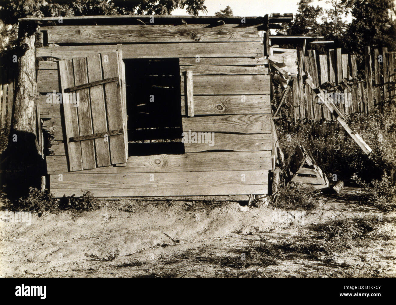 Chicken Coop auf dem Hof von Floyd Burroughs, Baumwolle Pächter, Hale County, Alabama. Veröffentlicht in dem Buch "Let us nun Lob berühmter Männer". Foto von Walker Evans, 1936. Stockfoto