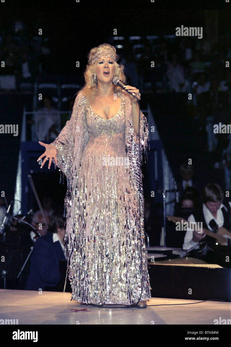 Connie Stevens, 1974, Millrun Playhouse Theater in der Runde, Niles, Illinois. Stockfoto