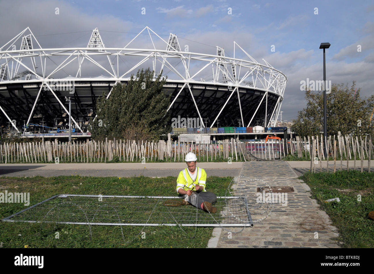 UK-Landschaftsgärtner-Stadions am Olympiapark Bau im Gange in Ost-London Stockfoto