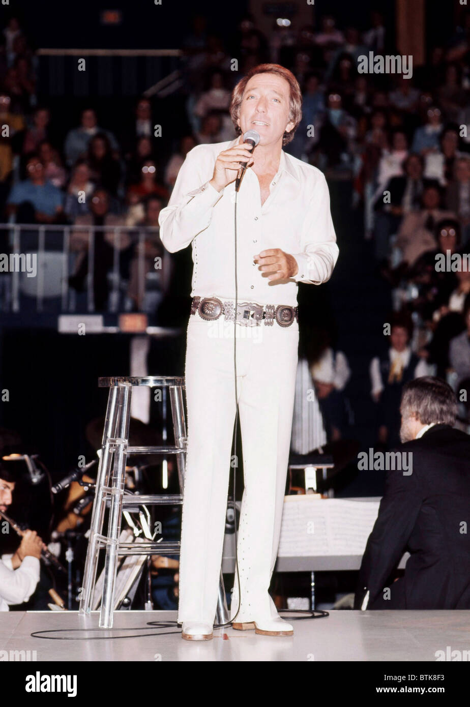 Andy Williams, 1975, Millrun Playhouse Theater in der Runde, Niles, Illinois. Stockfoto