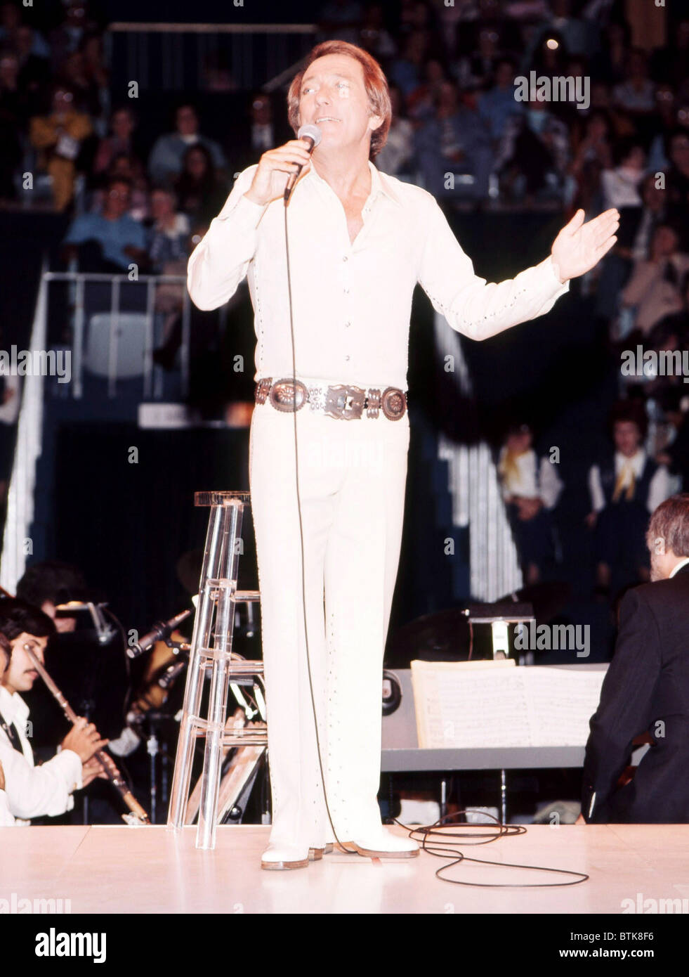 Andy Williams, 1975, Millrun Playhouse Theater in der Runde, Niles, Illinois. Stockfoto