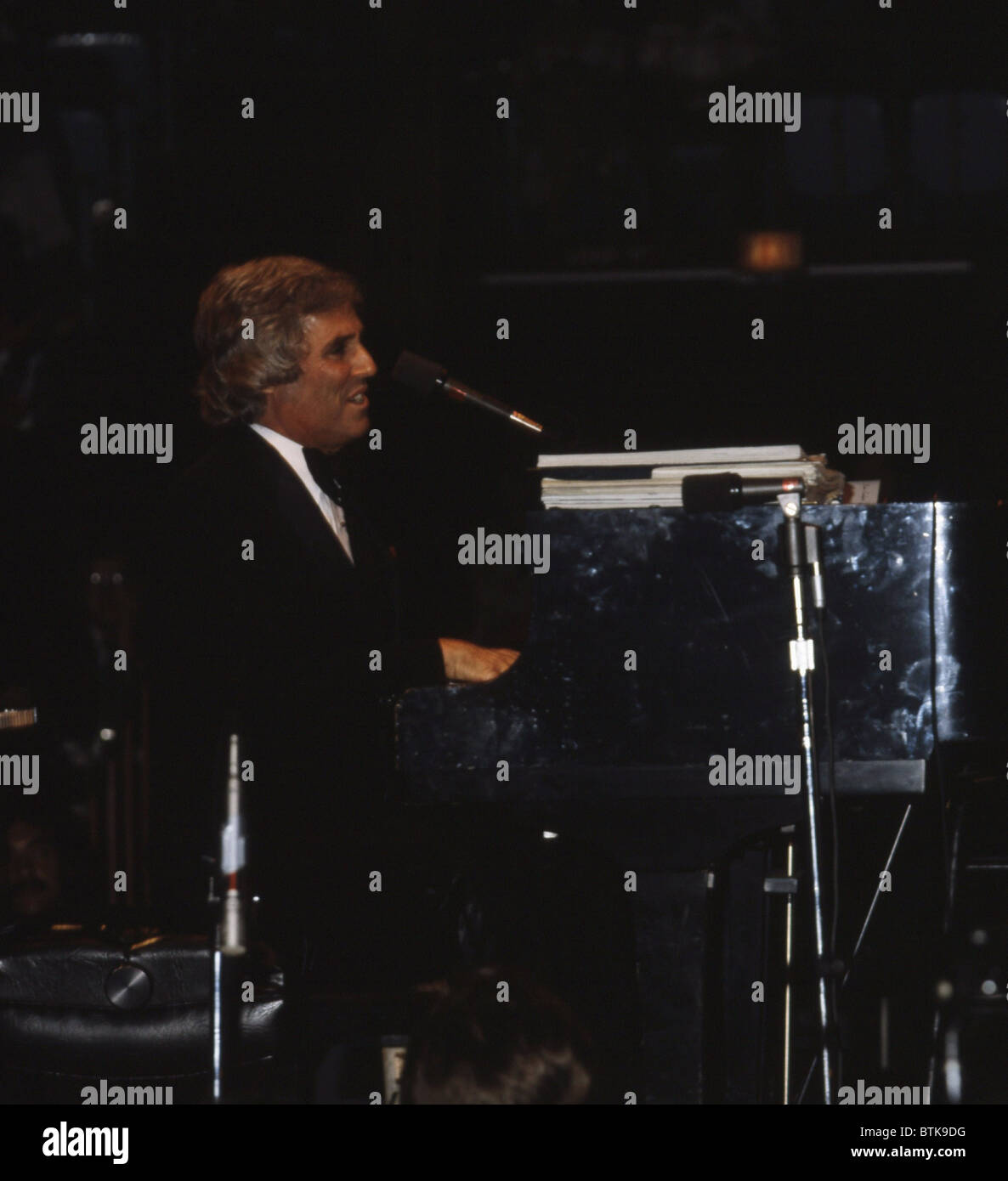 Burt Bacharach, 1981, Millrun Playhouse Theater in der Runde, Niles, Illinois. Stockfoto