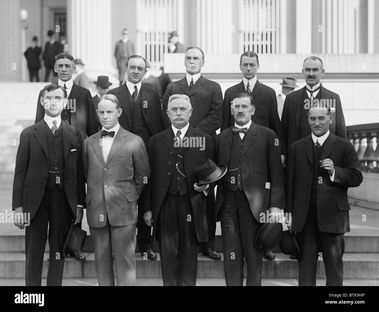 Das Federal Reserve Board of Governors 1914.  Benjamin Strong, Jr., hintere Reihe, 2. von rechts, war ein enger Vertrauter von J. P. Stockfoto