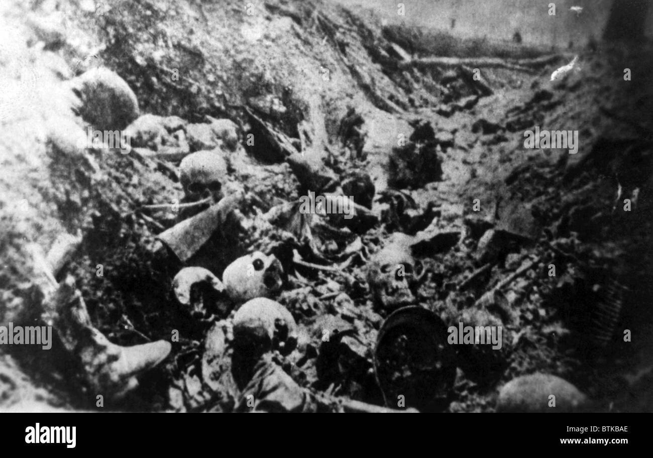 Weltkrieg, Tote deutsche Soldaten in einem Graben in Chiacourt, Frankreich, 1918 Stockfoto