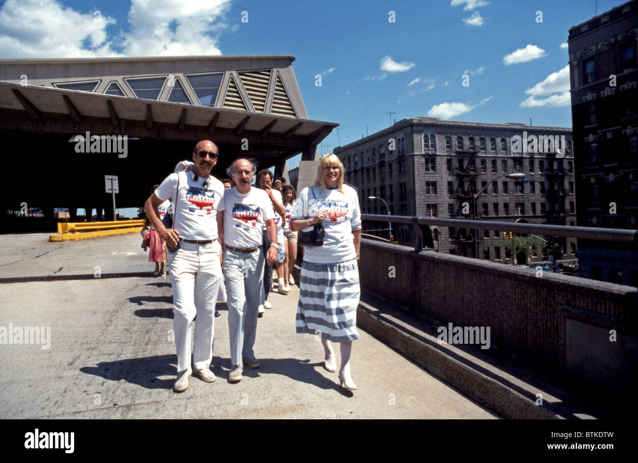 Peter Paul und Mary auf den West Side Highway in New York für Hände quer durch Amerika, 25. Mai 1986. Stockfoto