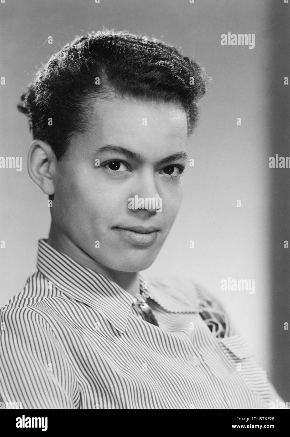 Pauli Murray (1910-1985) war ein Freund von Eleanor Roosevelt und serviert auf JFKs Präsident der Kommission für die Rechtsstellung der Frau. Sie war eine bahnbrechende schwarzer Aktivist, Feministin, Rechtsanwalt, Priester und Dichter. Ca. 1940er Jahre. Stockfoto