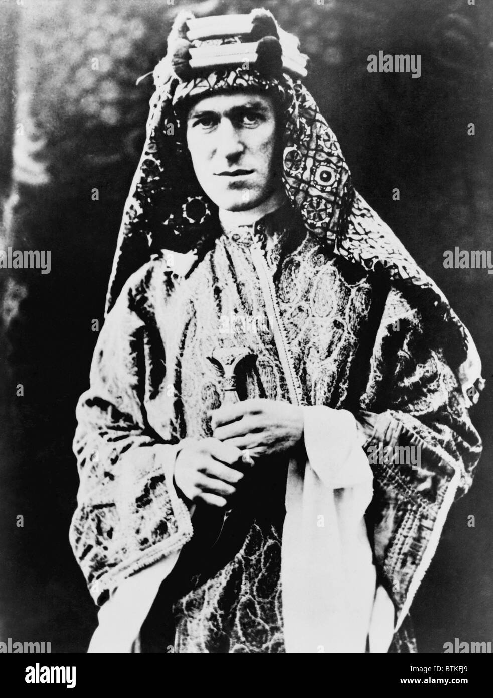 T. E. Lawrence (1888 – 1935). Als eine britische Geheimdienst-Offizier im ersten Weltkrieg kämpfte Lawrence mit arabischen irregulären Truppen in Guerilla-Operationen gegen die Streitkräfte des Osmanischen Reiches. Ca. 1920. Stockfoto