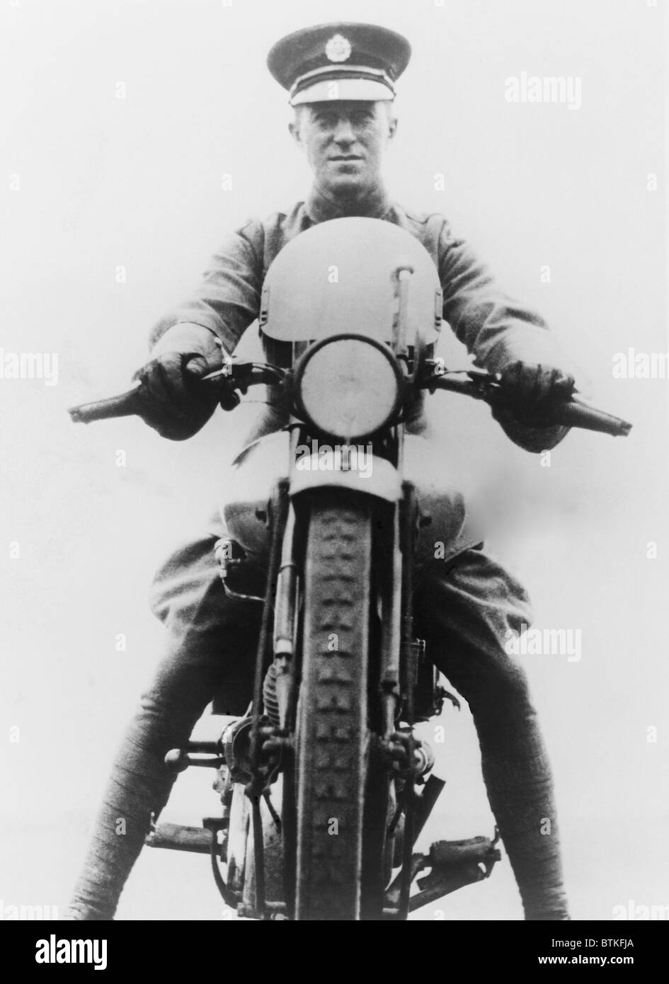 T. E. Lawrence (1888 – 1935) war ein begeisterter Motorradfahrer und starb an Verletzungen von einem Motorradunfall im Jahr 1935. Stockfoto