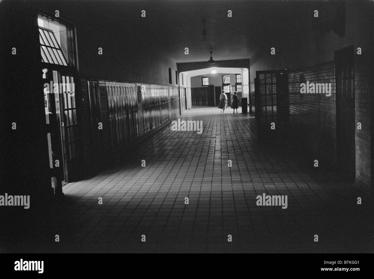 Leeren Flur an Central High School in Little Rock, Arkansas, im Schuljahr 1958 / 59 wenn es geschlossen Rassenintegration zu vermeiden. Stockfoto