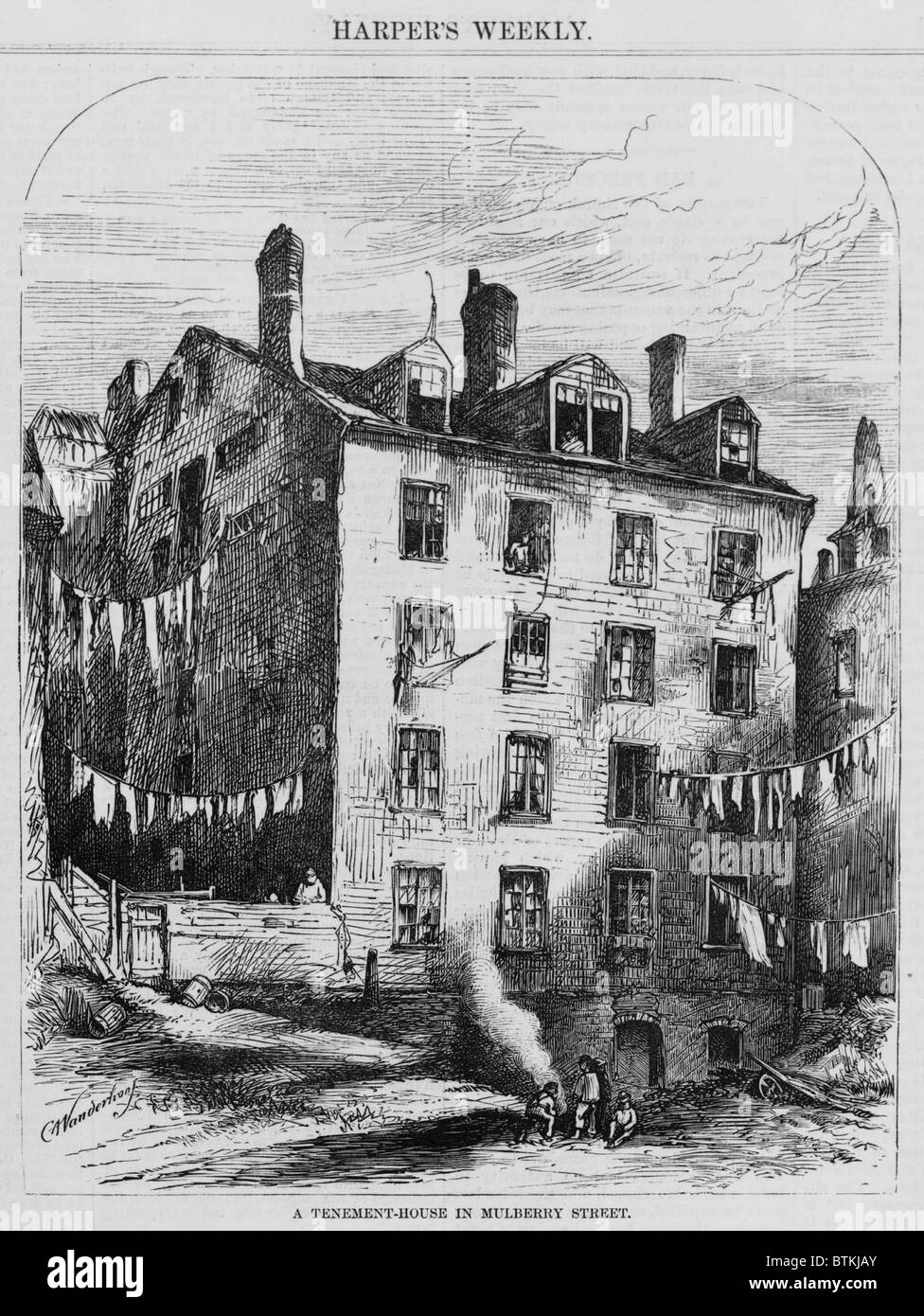 New York City Mietshaus in Mulberry Street untergebracht 80 Menschen in 40 dreckig, klein, Wohnungen mit niedrigen Decken, schlechte Belüftung und gewürgt Kanalisation. 1873 Holzstich. Stockfoto
