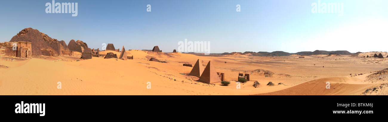 Sudan-Pyramiden in Meroe Panorama Stockfoto