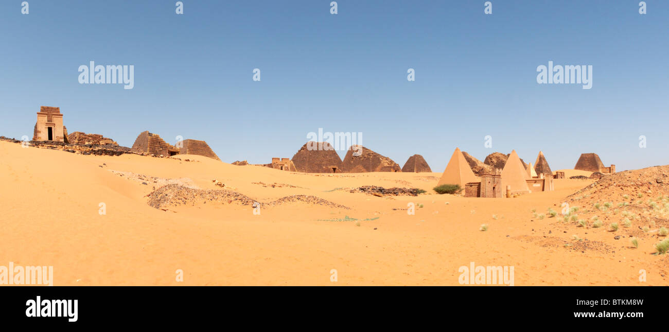 Sudan-Pyramiden in Meroe Panorama Stockfoto