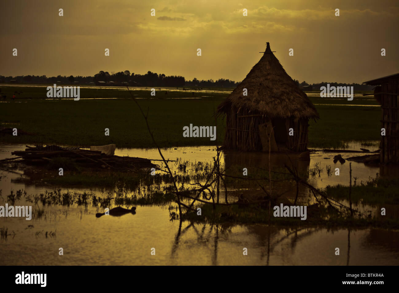 Äthiopische Hütte nach Flut Stockfoto