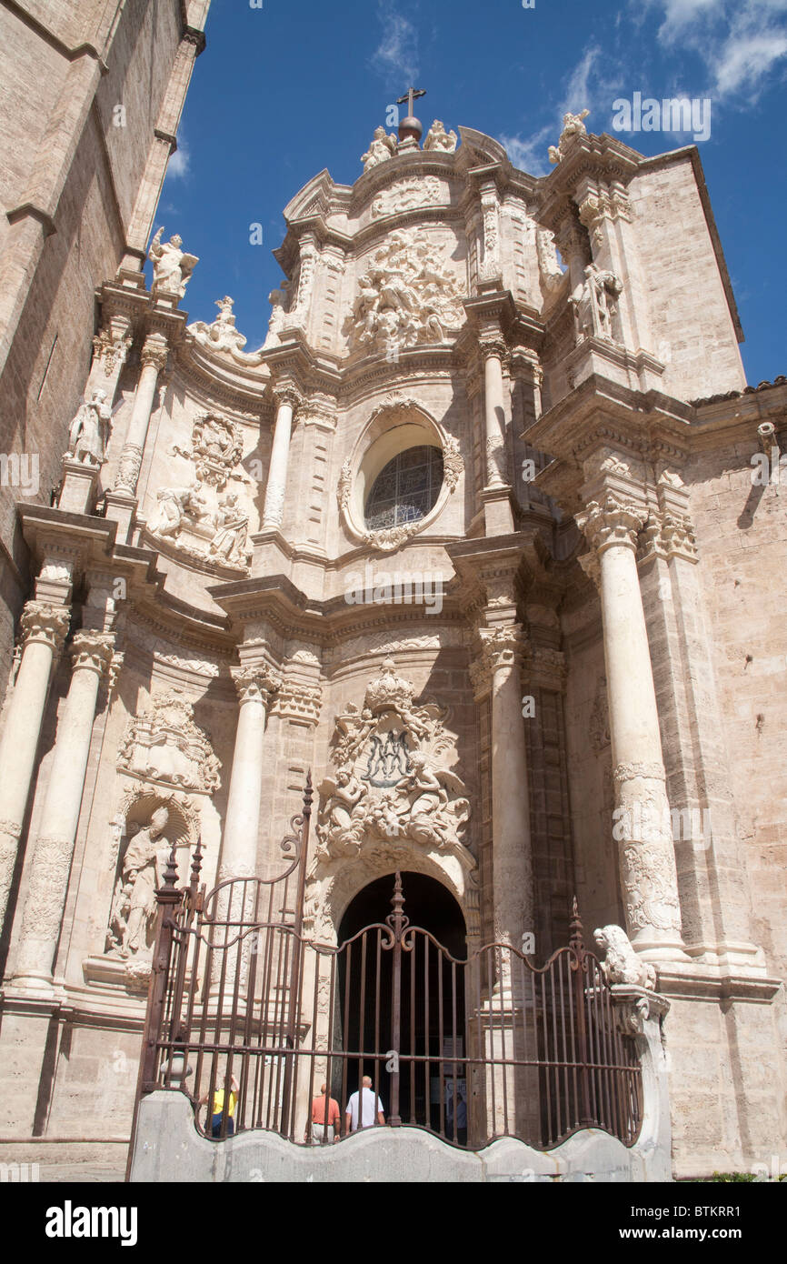 Die Vorderseite der Kathedrale von Valencia oder Metropolitan Kathedrale Basilica der Annahme von unserer lieben Frau von Valencia Spanien Stockfoto