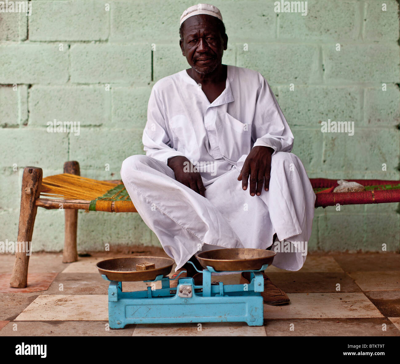 Kräuter und Gewürze Verkäufer auf der 313 Kreuzung in Southern Sudan, in der Nähe der Grenze zu Äthiopien Stockfoto