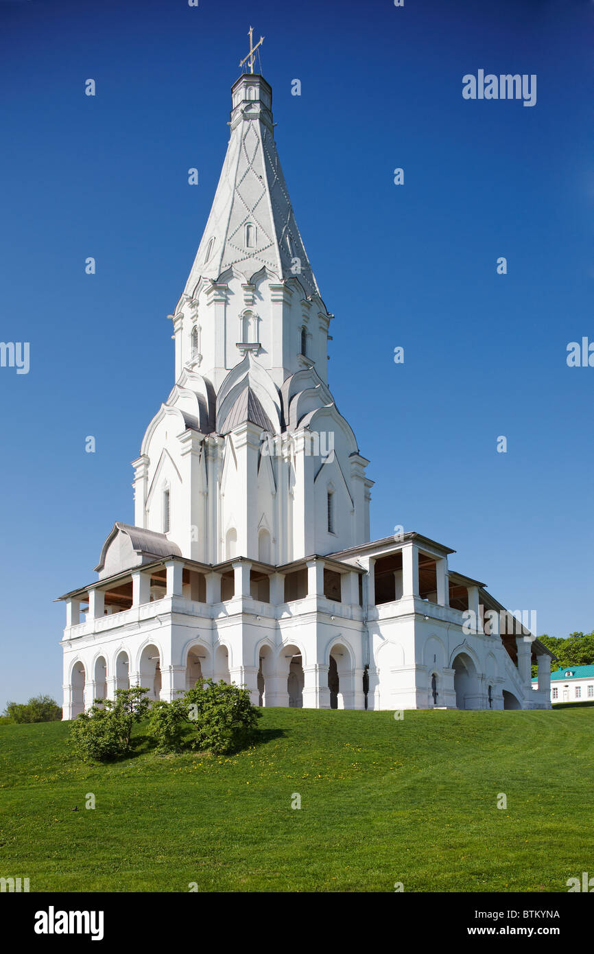 Kirche der Himmelfahrt mit ungewöhnlichem Zeltdach im Landgut Kolomenskoye. Moskau, Russland. Stockfoto