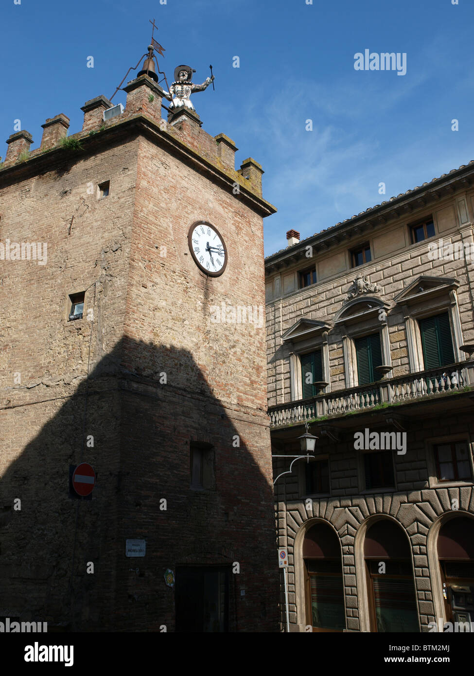 Torre Della Pulcinella Clocktower, Montepulciano, Italien. Stockfoto