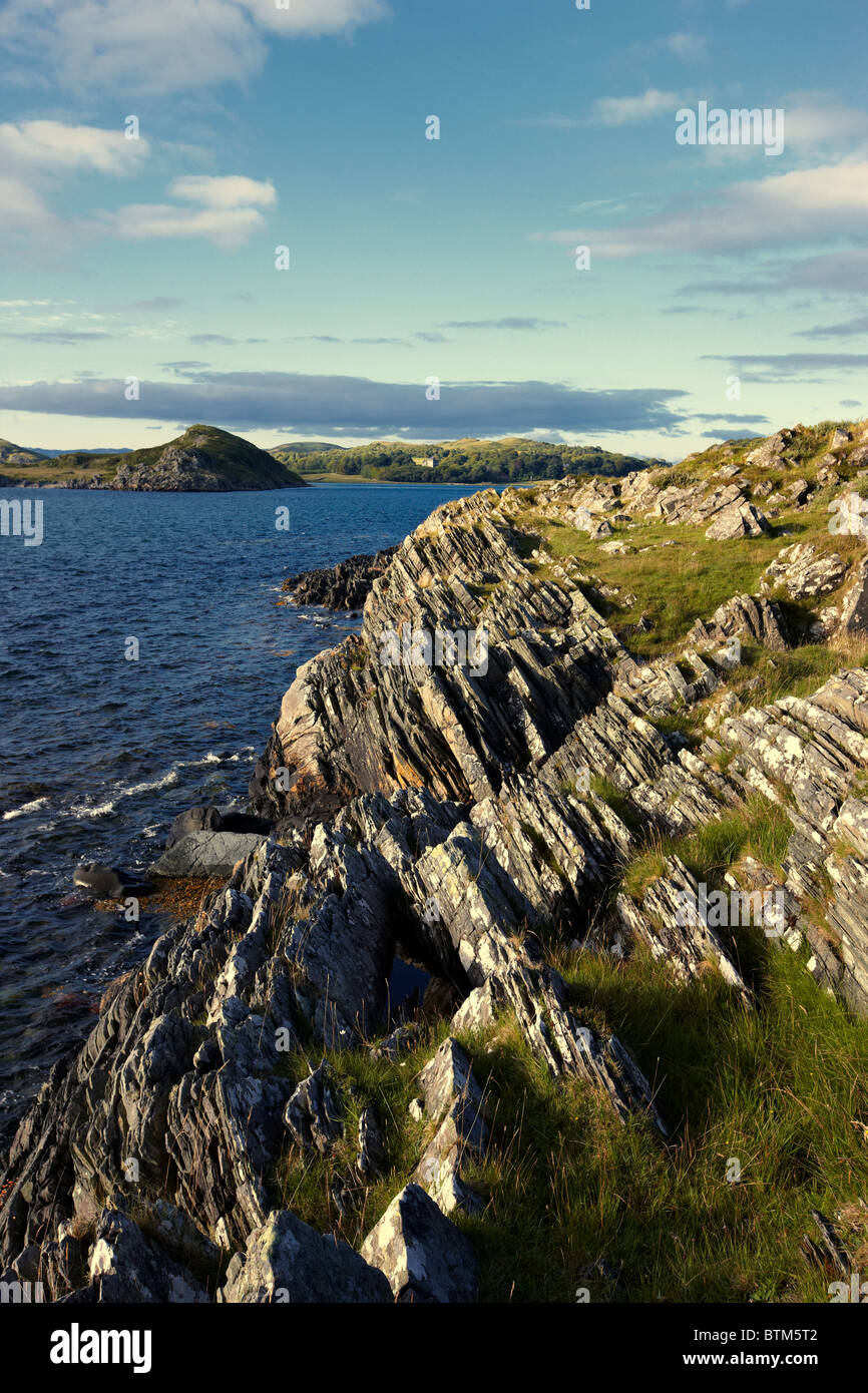 Craignish Halbinsel, mit Blick auf Loch Beag und Craignish Burg, Argyll, Schottland. Stockfoto