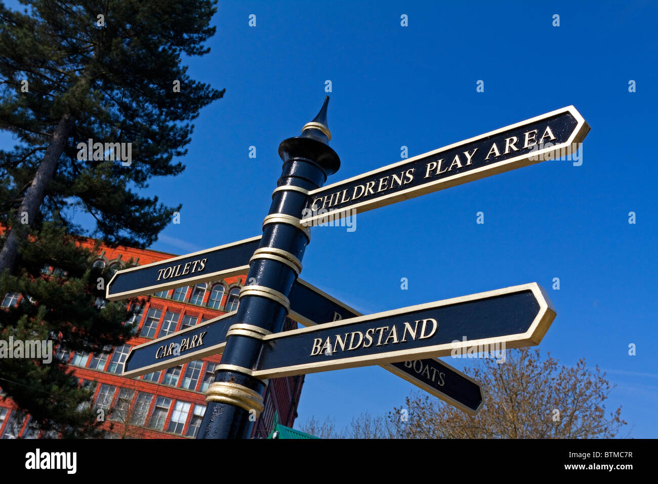 Hinweisschild in Belper in Derwent Valley Mills Welt Erbe Website Derbyshire England Großbritannien auf Sehenswürdigkeiten Stockfoto