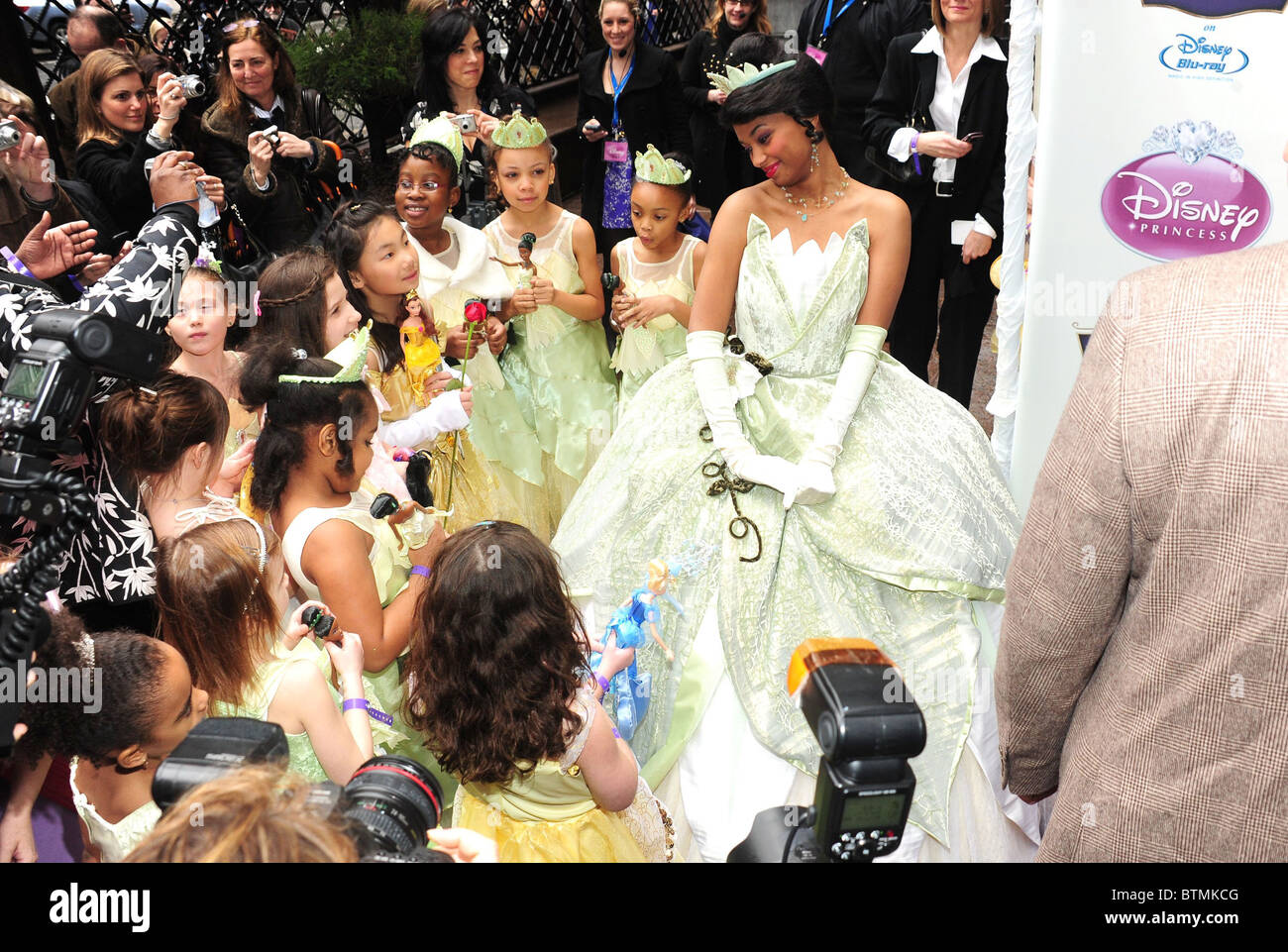 Die Prinzessin und der Frosch-DVD-Release-Party und Krönung Stockfoto