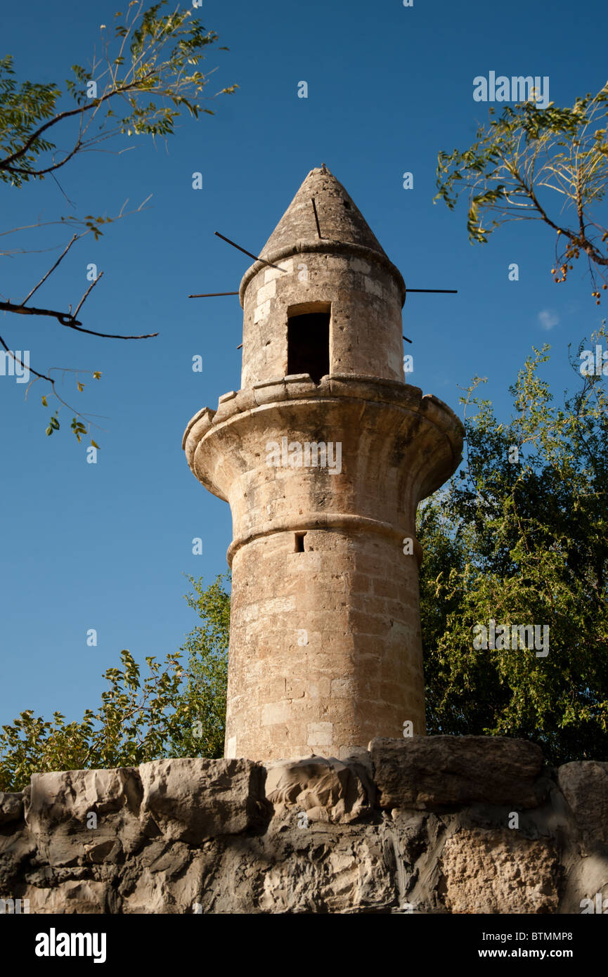 Die Ruinen einer Moschee in den entvölkerten arabischen Dorf von Hittim in Nordisrael, dessen 1948 aus ihrer Heimat gezwungen waren. Stockfoto