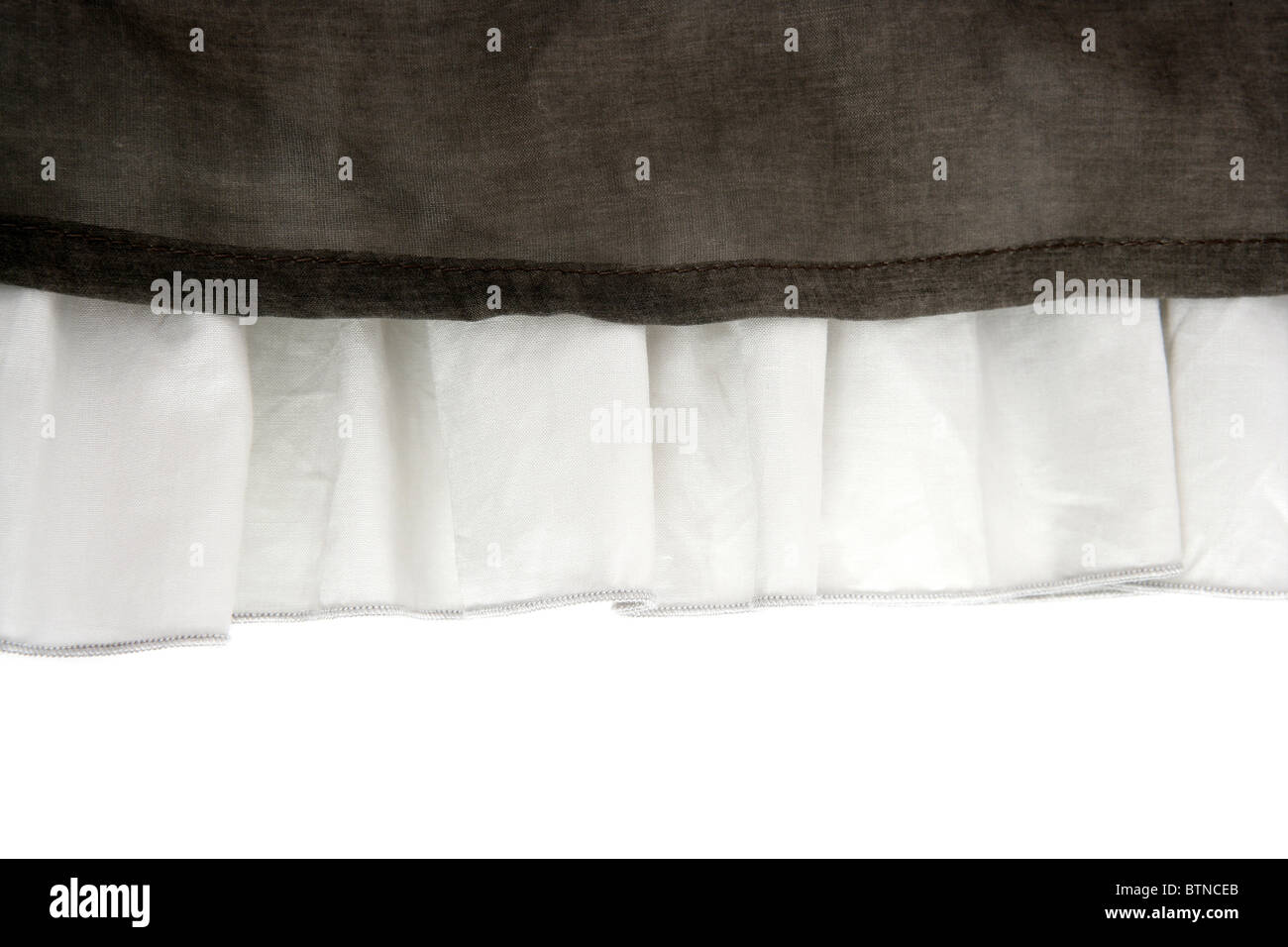 Faltenrock Stoff Mode im weißen Nahaufnahme detail Stockfoto