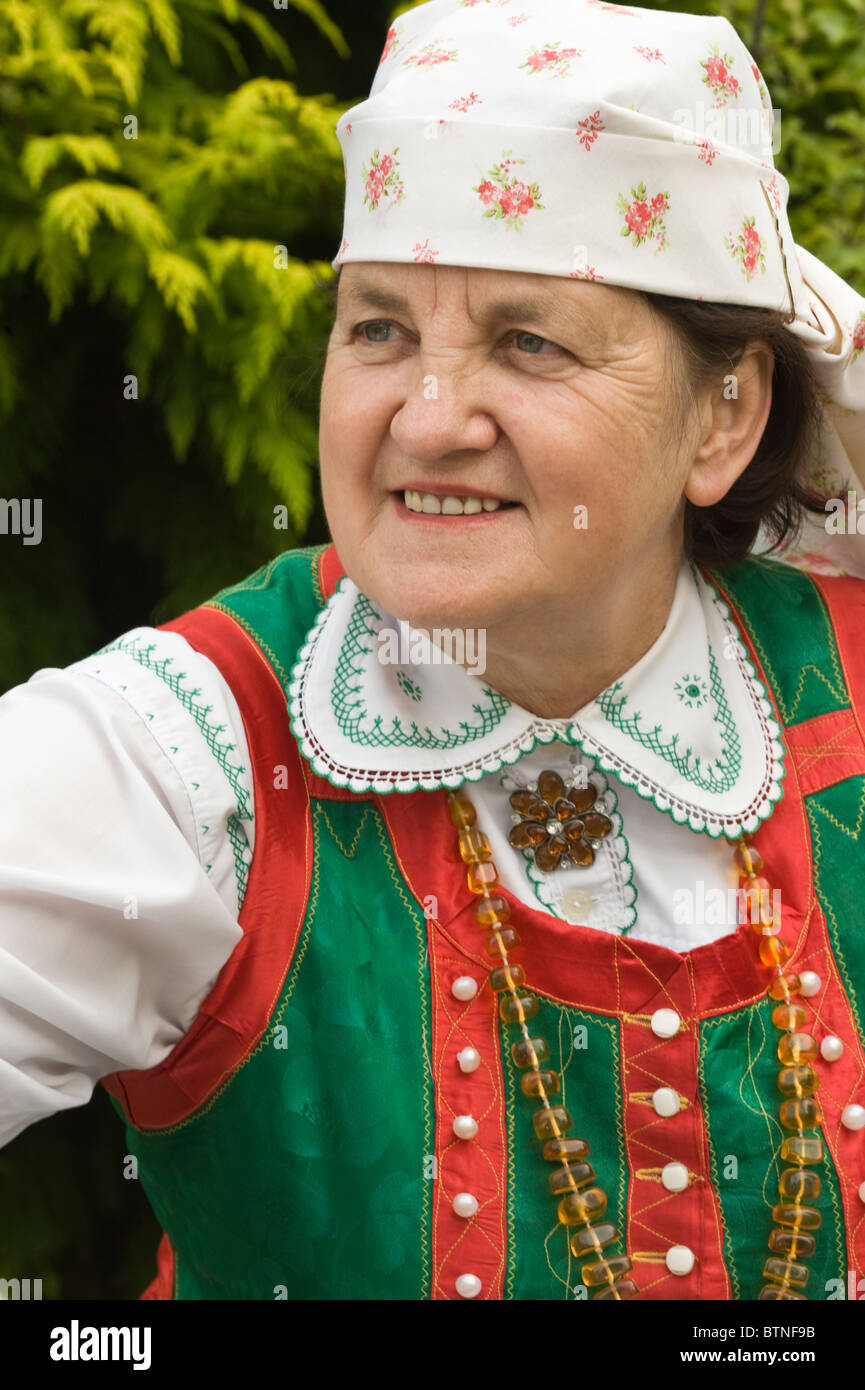 Apolonia Nowak Volkskünstler in das Kostüm aus Kurpie Region Polen Europas Stockfoto
