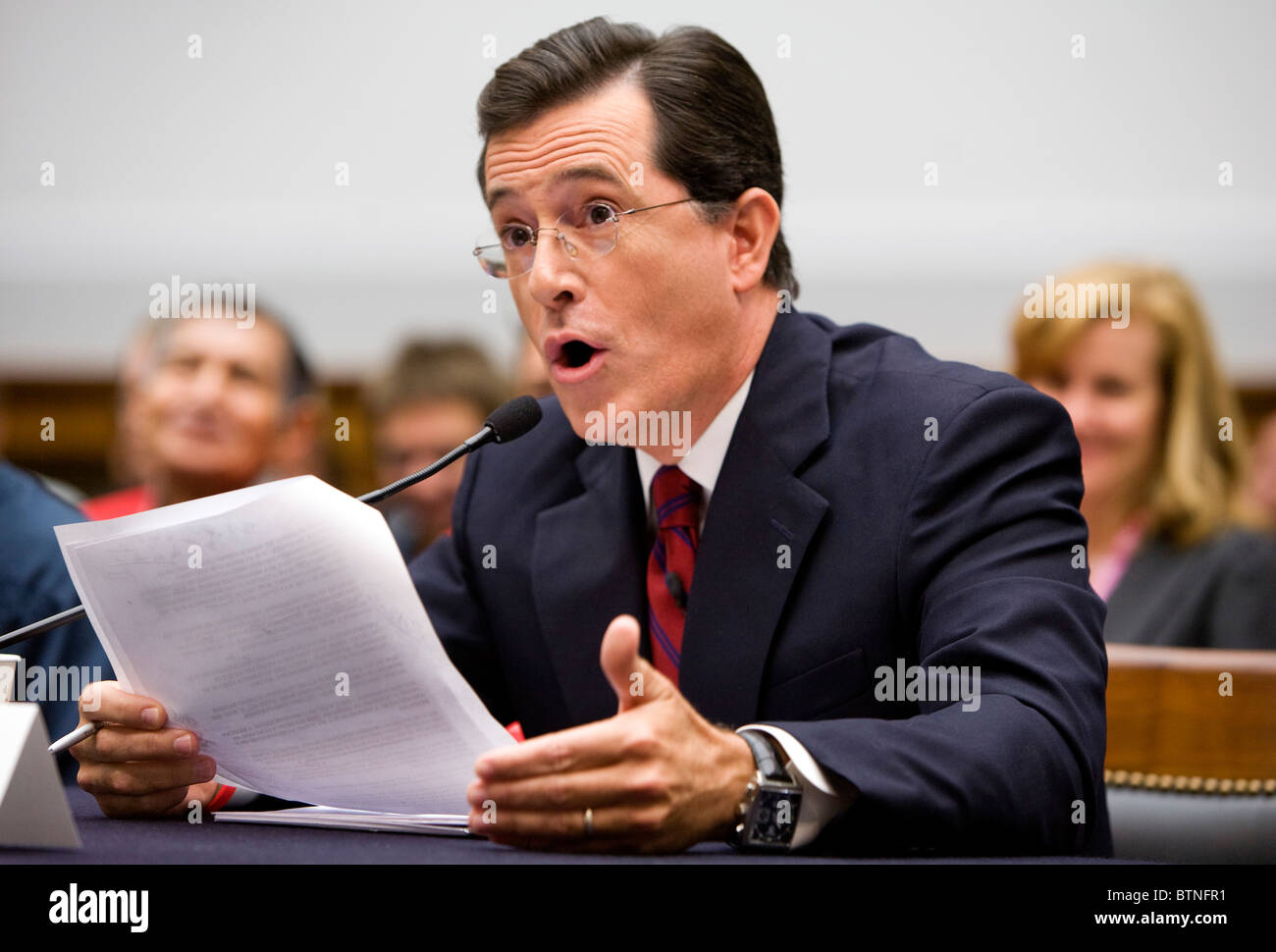 Schauspieler und Komiker Stephen Colbert bezeugt vor dem Kongress. Stockfoto