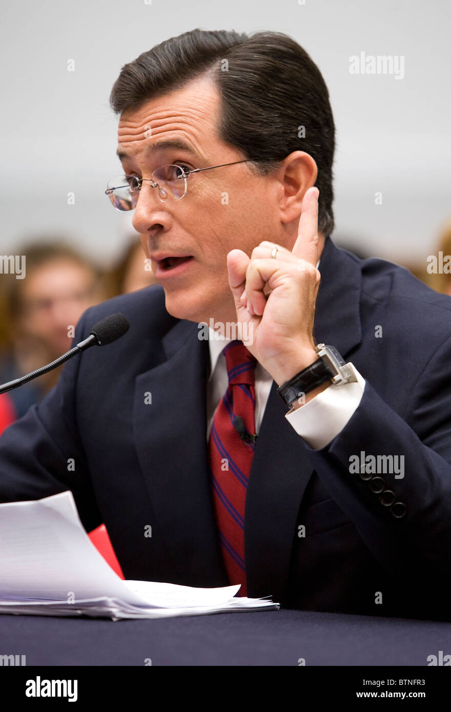 Schauspieler und Komiker Stephen Colbert bezeugt vor dem Kongress. Stockfoto