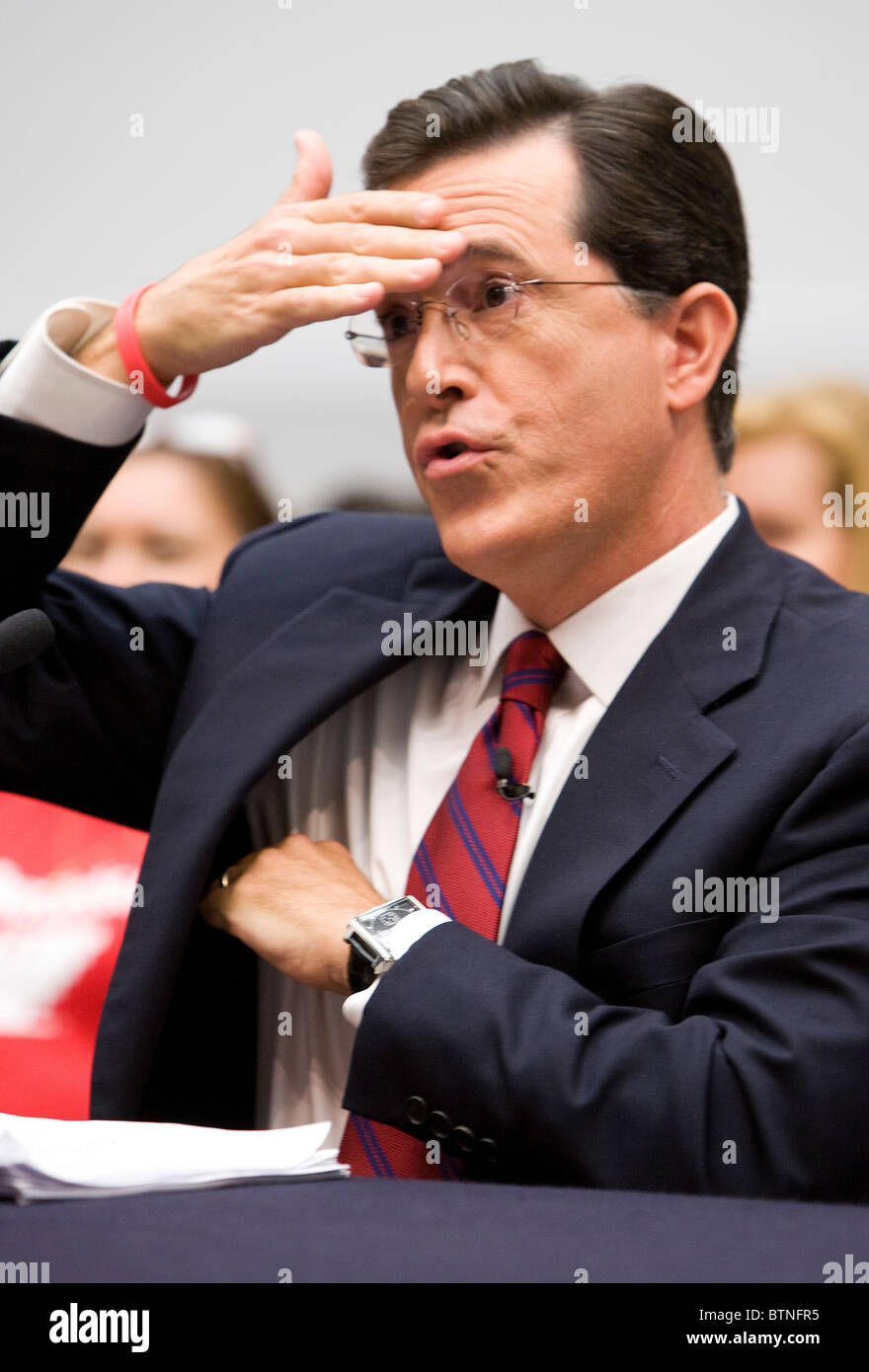 Schauspieler und Komiker Stephen Colbert bezeugt vor dem Kongress. Stockfoto