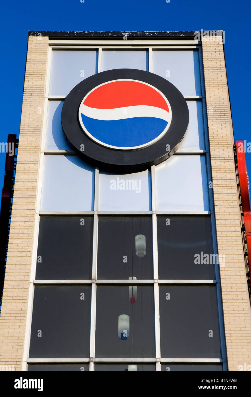 Eine Pepsi-Cola-Abfüllanlage. Stockfoto