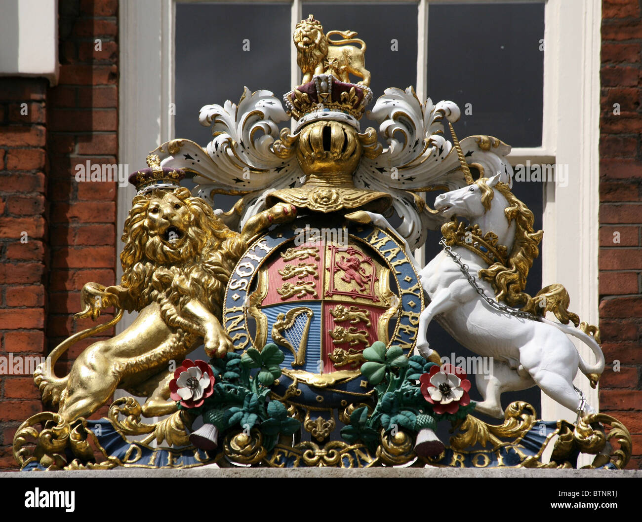 Britische königliche Wappen am London College of Arms Gebäude Stockfoto