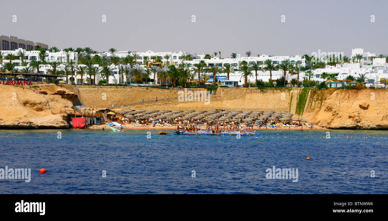 Die "Animation Beach" von Royal Rojana Resort nördlich von Sharm El Sheik, Süd-Ost Küste Sinai-Halbinsel, Rotes Meer, Ägypten. Stockfoto