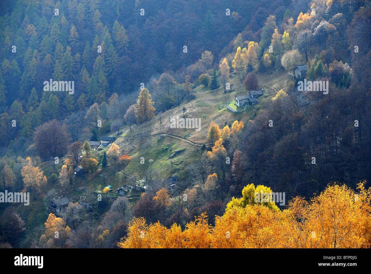Maiensäss Im Val Resa bin Monte Cardada, Tessin, Schweiz Stockfoto