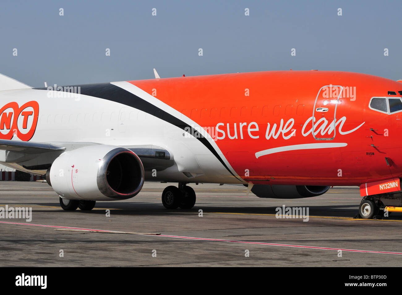 Israel, Ben-Gurion international Airport TNT Airways Boeing 737-34 s Stockfoto
