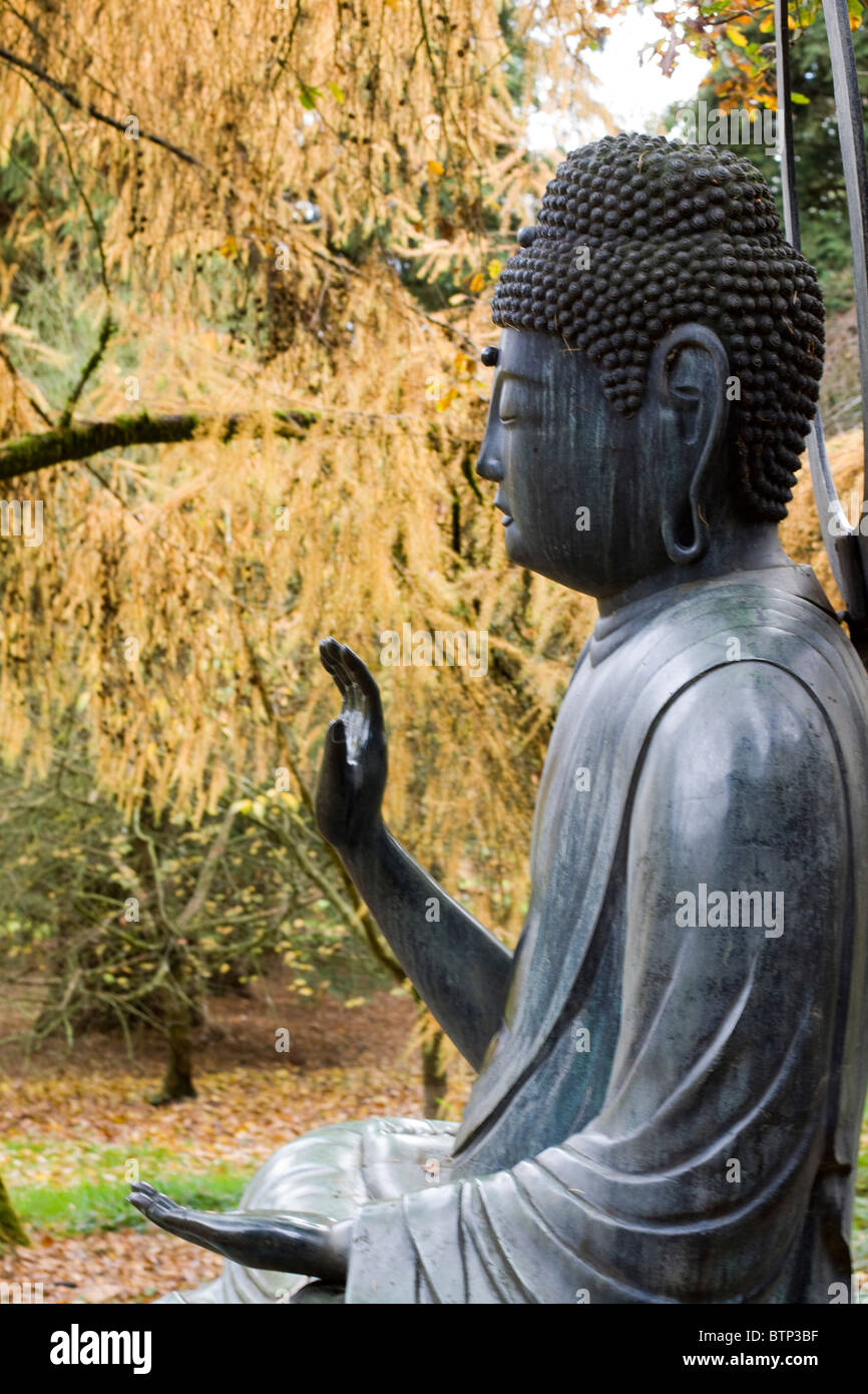 Eine Skulptur des Buddha in London England Stockfoto