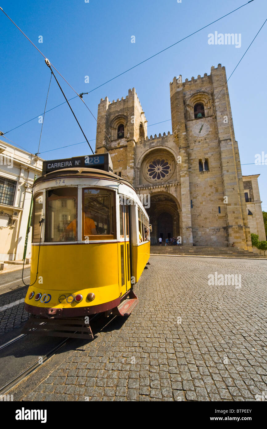 Straßenbahn, Se Kathedrale, Lissabon, Portugal Stockfoto