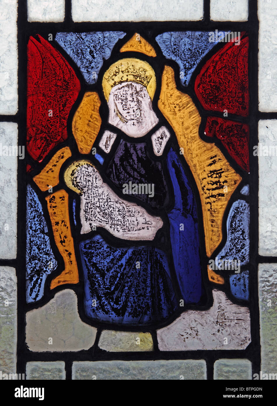 Ein 15. Jahrhundert mittelalterliche Glasfenster Darstellung der Madonna mit Kind, Pfarrei Kirche von Str. Matthew, Rushall, Wiltshire Stockfoto