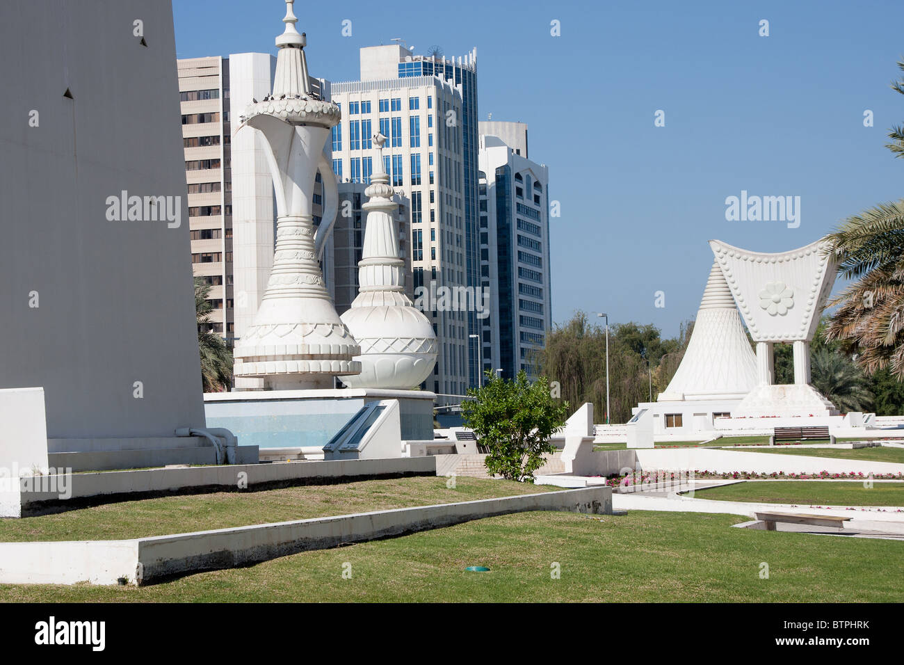 Straße Skulptur Scheich Rashid Street, Abu Dhabi, Vereinigte Arabische Emirate Stockfoto